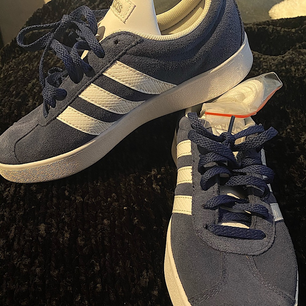 Shoes - Picture 2 of 3